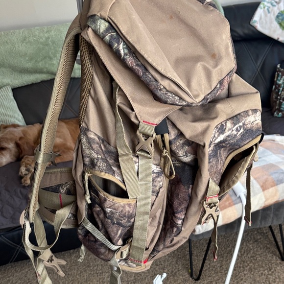 Fieldline Pro Series
Camo Outdoor Backpack - Picture 4 of 8